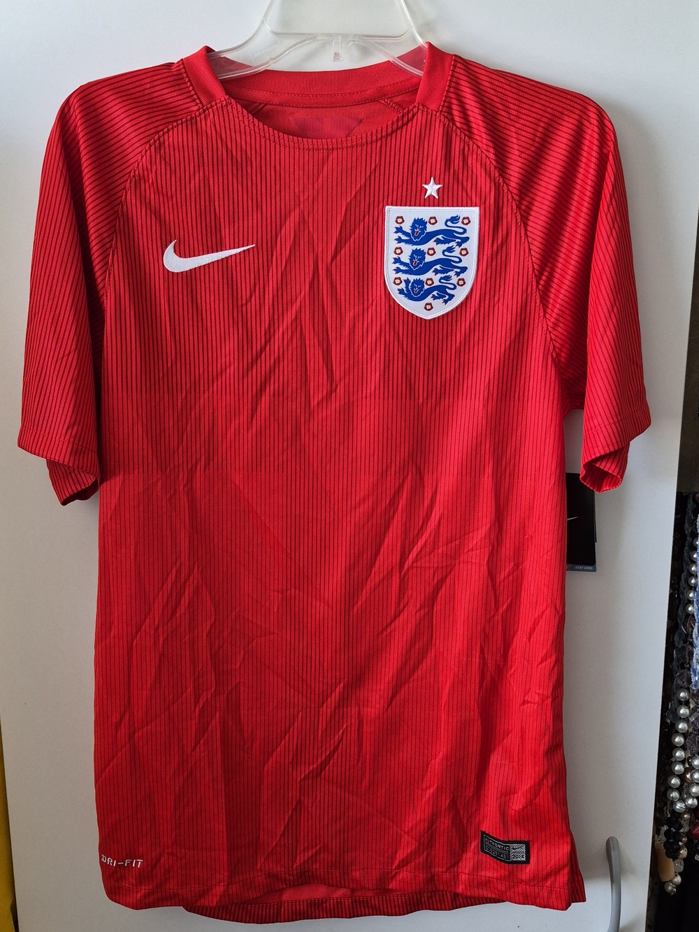 Nike Red England Men's Soccer Jersey with White Crest Sz S